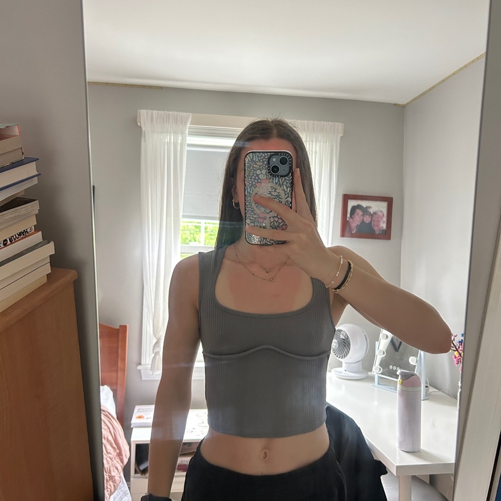 grey shein women’s ribbed tank top🩶